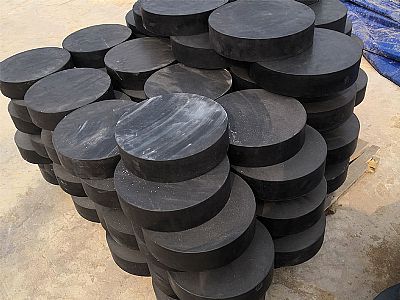 西陵区板式橡胶支座由若干层橡胶片与薄钢板经加压硫化